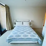 Spacious Two Bedroom Apartment In Balham